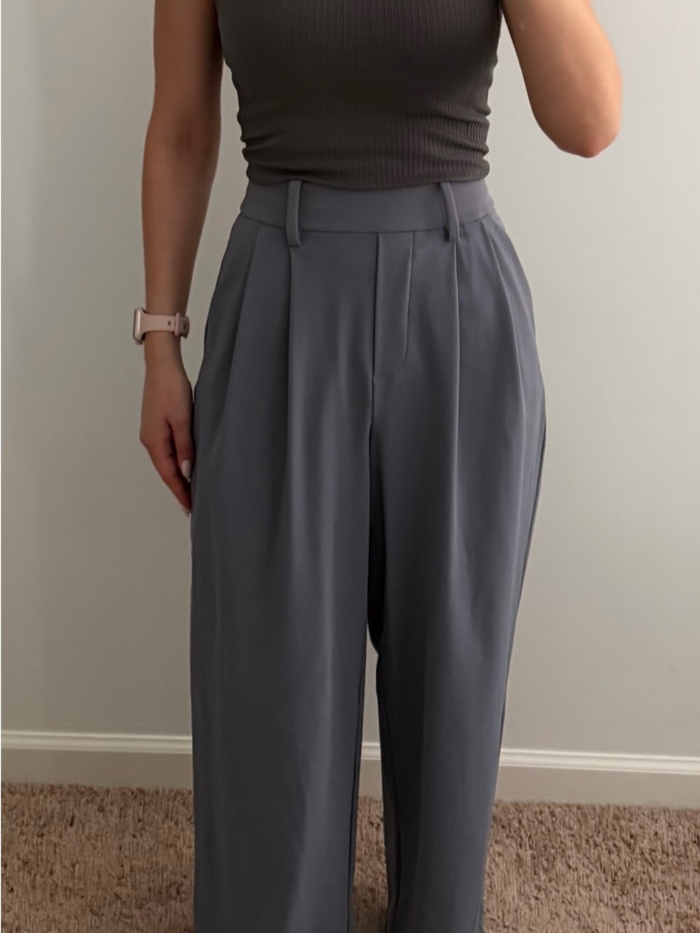 Lululemon Solar Gray Daydrift High-Rise Wide-Leg
Trouser *short